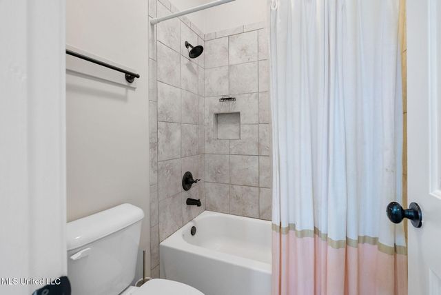 14437 Choctaw Ridge Drive, Olive Branch, MS 38654