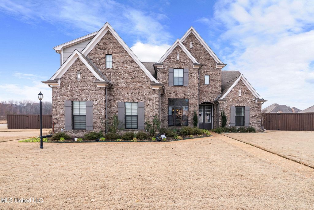 14437 Choctaw Ridge Drive, Olive Branch, MS 38654