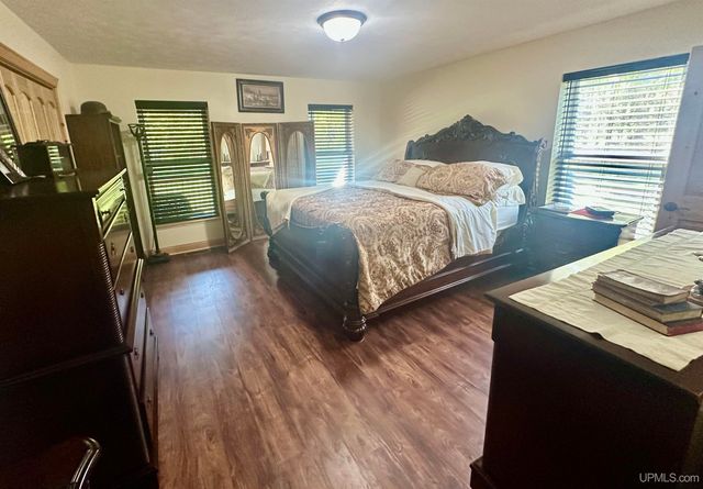 E2702 Country Lane Road, Eben Junction, MI 49825