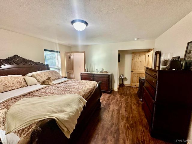 E2702 Country Lane Road, Eben Junction, MI 49825