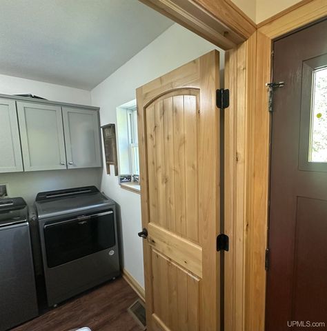 E2702 Country Lane Road, Eben Junction, MI 49825