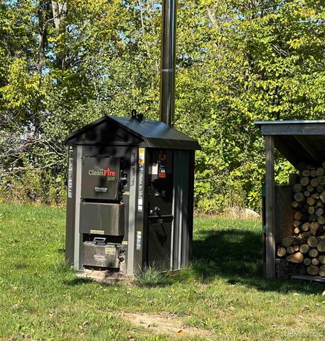 E2702 Country Lane Road, Eben Junction, MI 49825