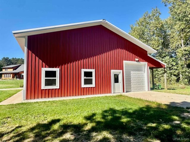 E2702 Country Lane Road, Eben Junction, MI 49825