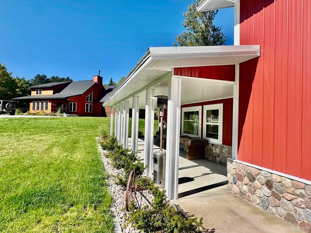 E2702 Country Lane Road, Eben Junction, MI 49825