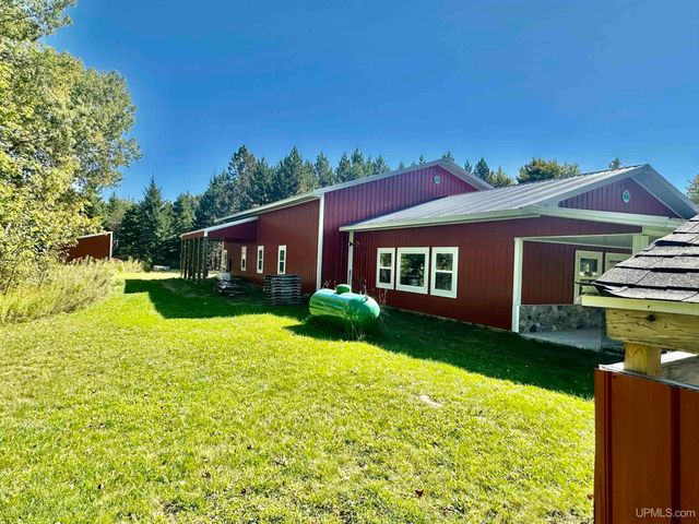 E2702 Country Lane Road, Eben Junction, MI 49825