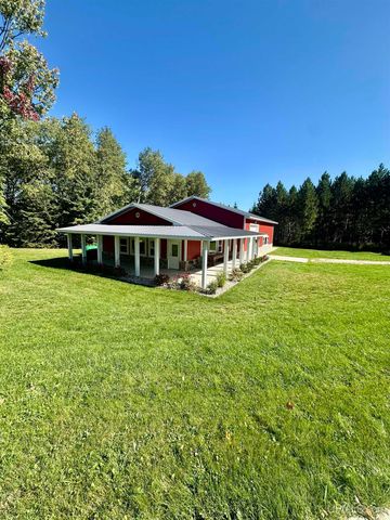 E2702 Country Lane Road, Eben Junction, MI 49825