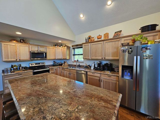 E2702 Country Lane Road, Eben Junction, MI 49825