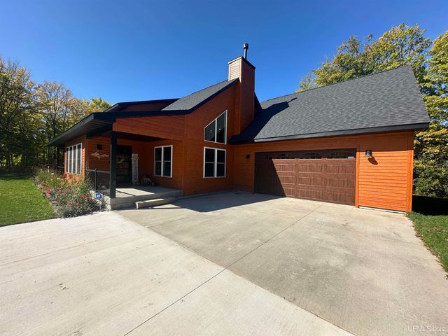 E2702 Country Lane Road, Eben Junction, MI 49825