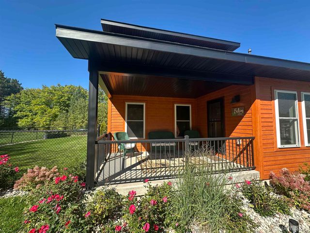 E2702 Country Lane Road, Eben Junction, MI 49825