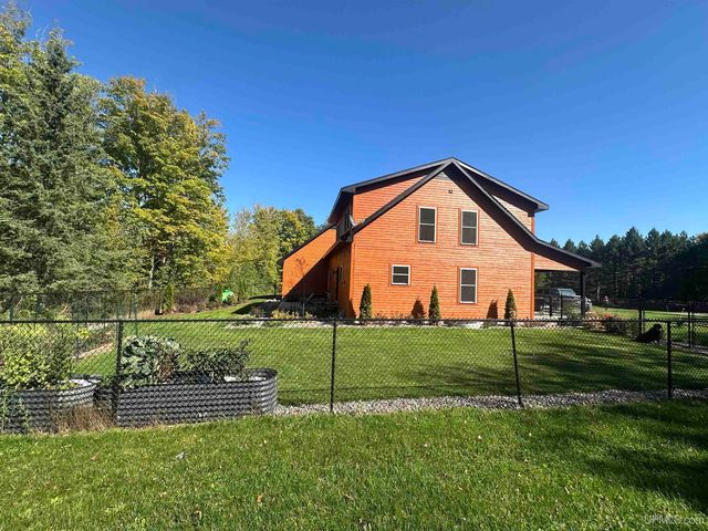 E2702 Country Lane Road, Eben Junction, MI 49825