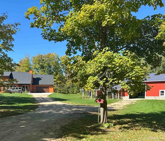 E2702 Country Lane Road, Eben Junction, MI 49825