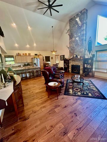 E2702 Country Lane Road, Eben Junction, MI 49825