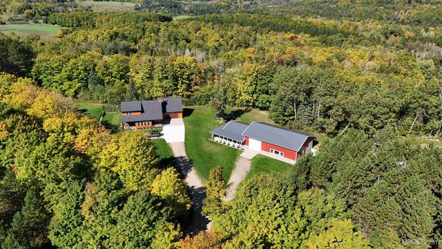 E2702 Country Lane Road, Eben Junction, MI 49825