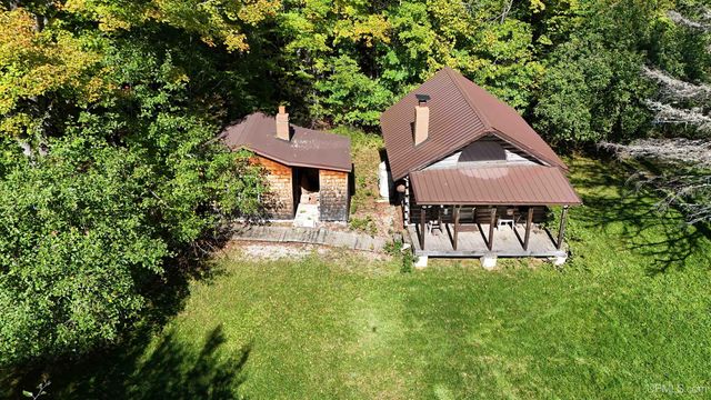 E2702 Country Lane Road, Eben Junction, MI 49825