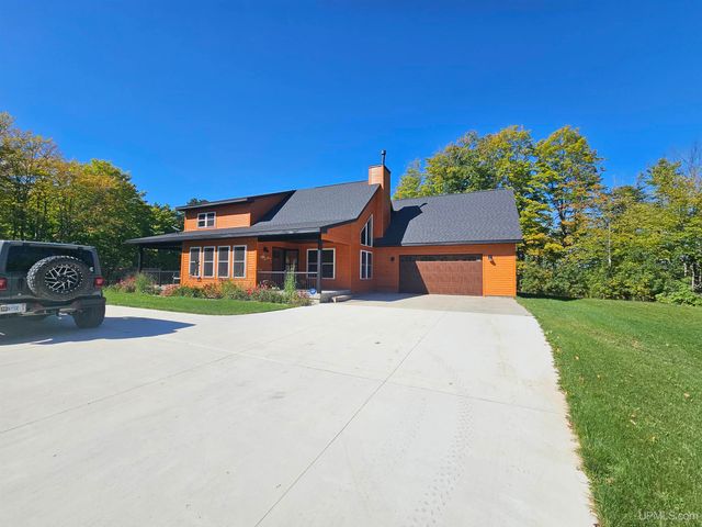 E2702 Country Lane Road, Eben Junction, MI 49825