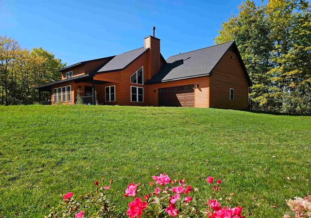 E2702 Country Lane Road, Eben Junction, MI 49825