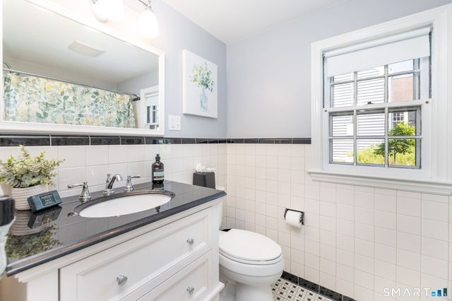 19 Baldwin Street, West Hartford, CT 06110