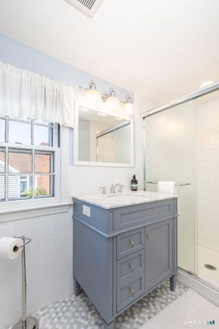19 Baldwin Street, West Hartford, CT 06110