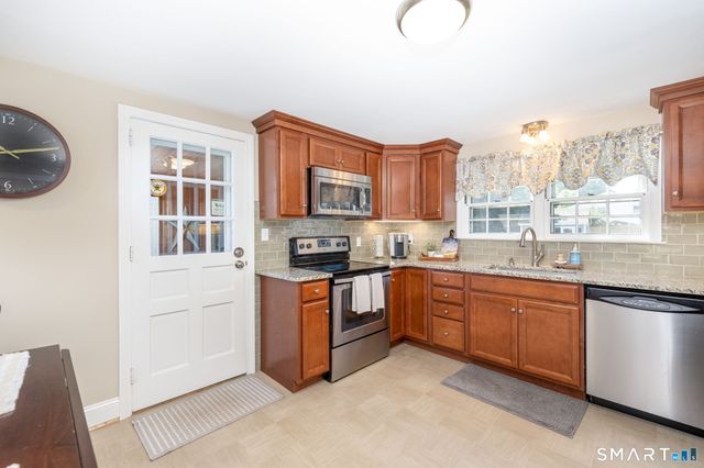 19 Baldwin Street, West Hartford, CT 06110