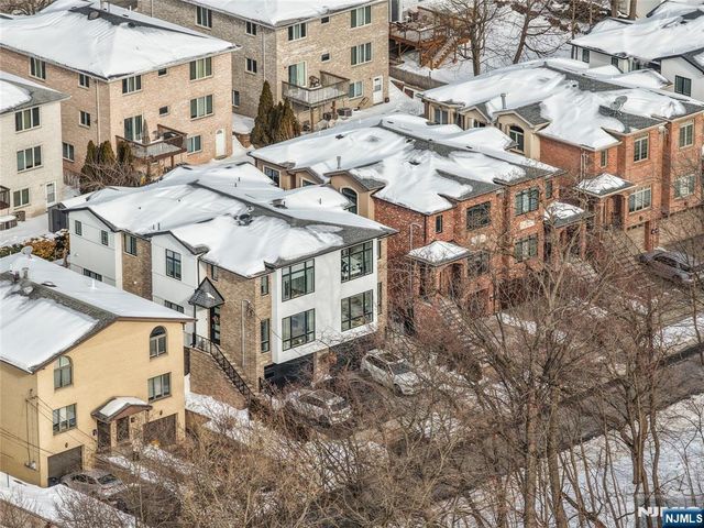 217 5th Street B, Palisades Park, NJ 07650