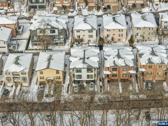 217 5th Street B, Palisades Park, NJ 07650