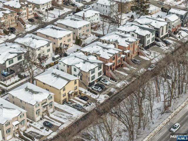 217 5th Street B, Palisades Park, NJ 07650