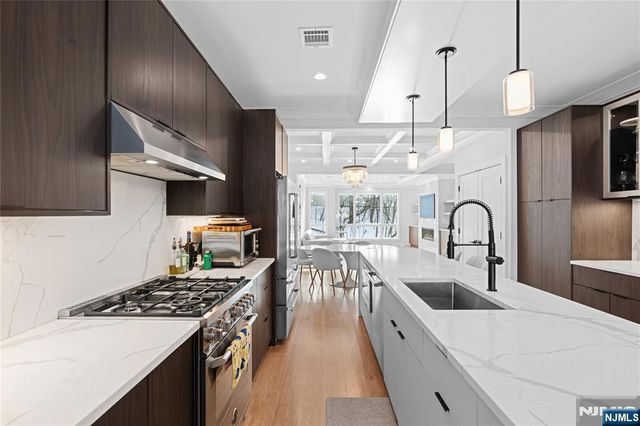 217 5th Street B, Palisades Park, NJ 07650