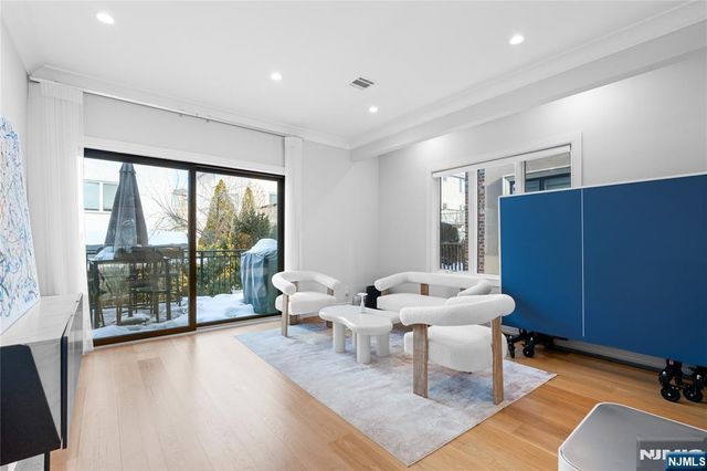 217 5th Street B, Palisades Park, NJ 07650