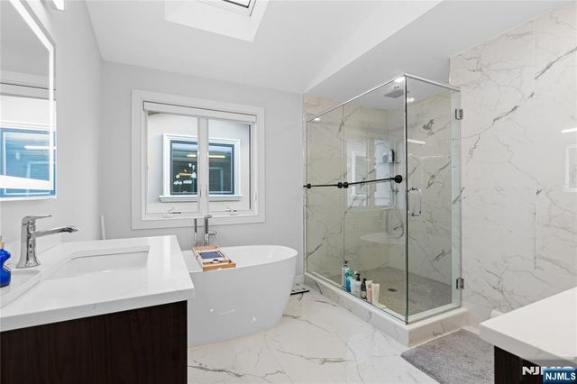 217 5th Street B, Palisades Park, NJ 07650