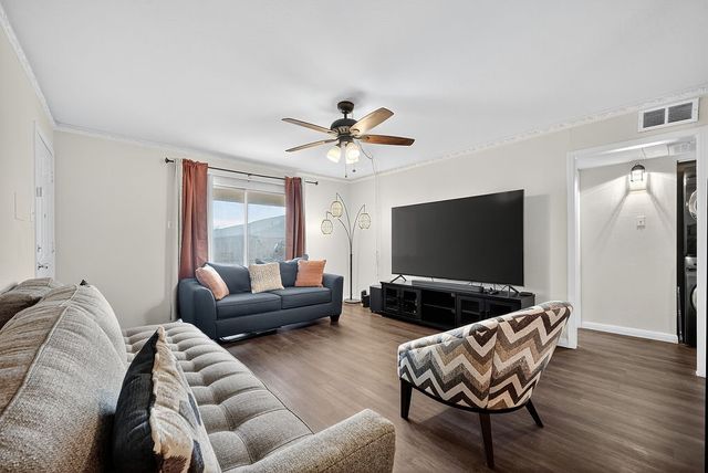 3609 Parkridge Drive 204, Dallas, TX 75234
