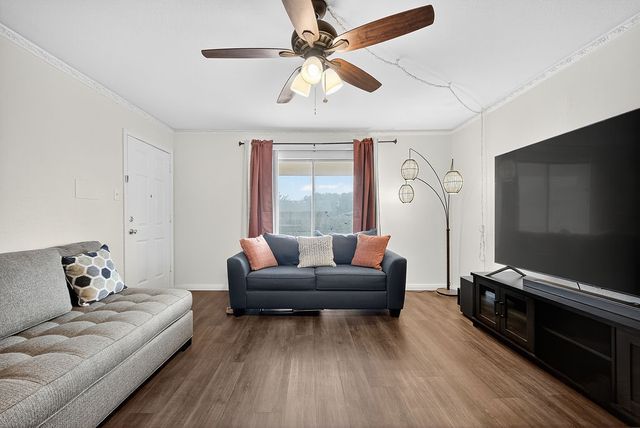 3609 Parkridge Drive 204, Dallas, TX 75234