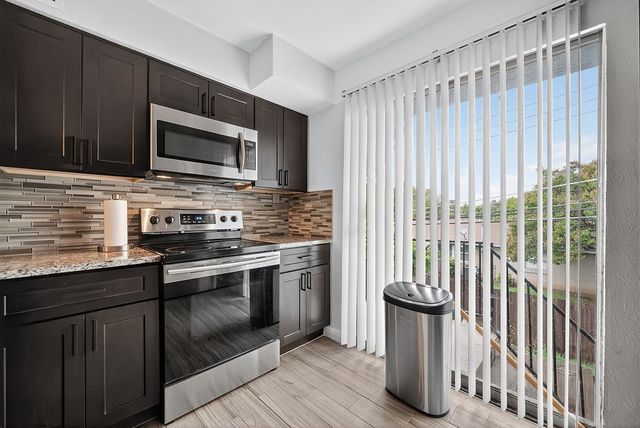 3609 Parkridge Drive 204, Dallas, TX 75234