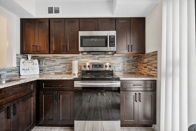 3609 Parkridge Drive 204, Dallas, TX 75234