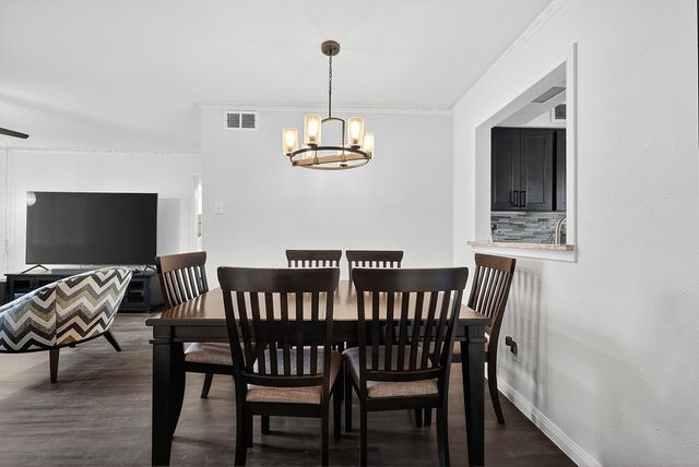 3609 Parkridge Drive 204, Dallas, TX 75234