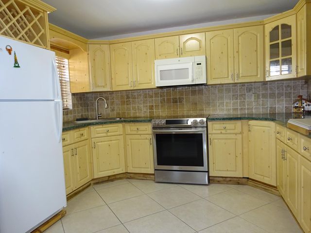 605 S STATE ROAD 7 2D, Margate, FL 33068