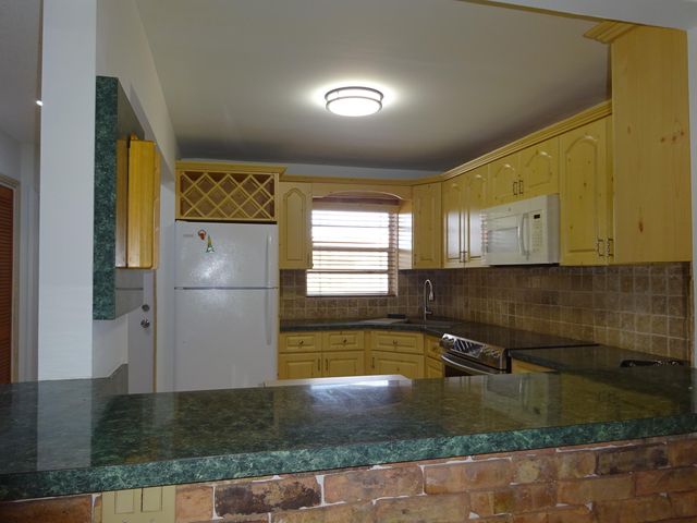 605 S STATE ROAD 7 2D, Margate, FL 33068