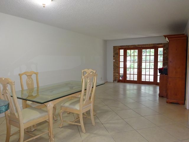 605 S STATE ROAD 7 2D, Margate, FL 33068