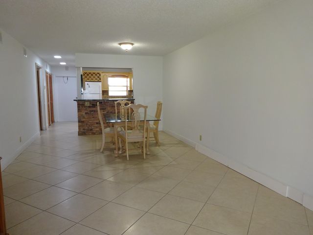 605 S STATE ROAD 7 2D, Margate, FL 33068
