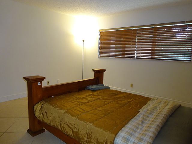 605 S STATE ROAD 7 2D, Margate, FL 33068