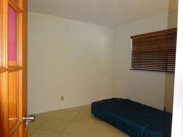 605 S STATE ROAD 7 2D, Margate, FL 33068