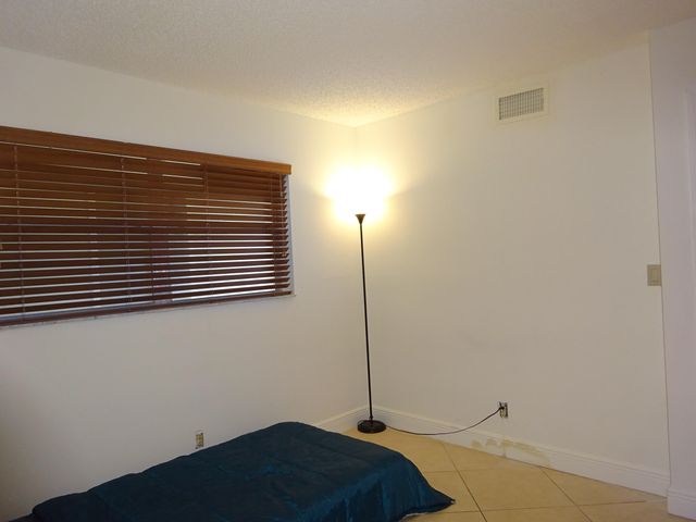 605 S STATE ROAD 7 2D, Margate, FL 33068