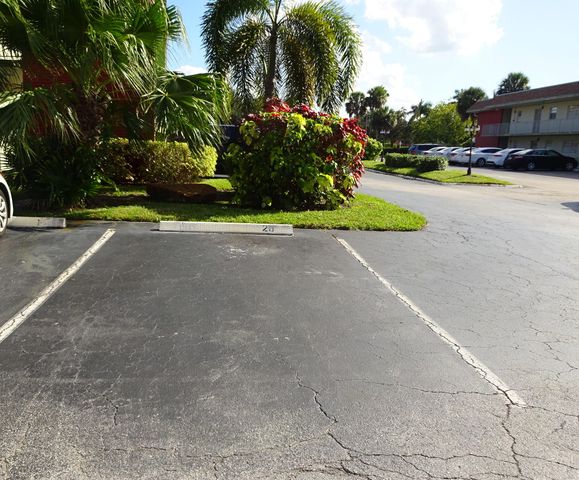 605 S STATE ROAD 7 2D, Margate, FL 33068