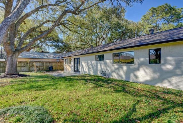 8907 Tanager Street, Houston, TX 77036