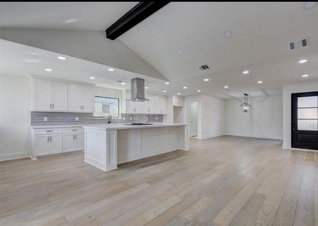 8907 Tanager Street, Houston, TX 77036