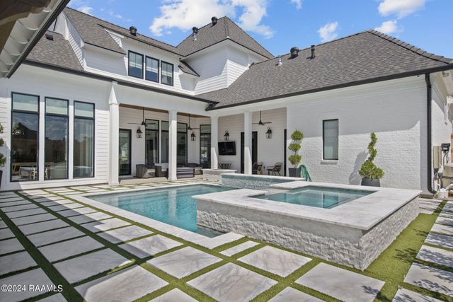 106 Dusty Ridge Drive, Youngsville, LA 70592