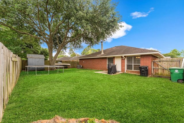 2307 Old Oak Lane, Houston, TX 77339