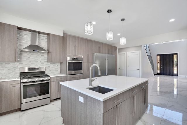 98 Hollywood Avenue, West Long Branch, NJ 07764