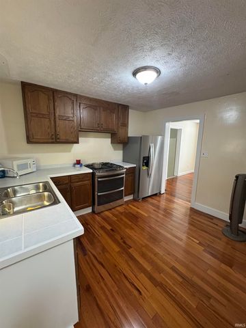 226 E 16th Street, Muncie, IN 47302