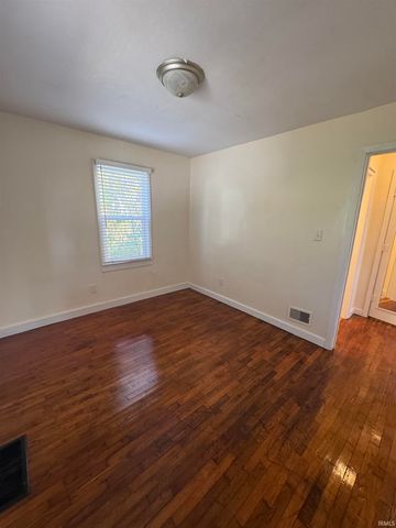 226 E 16th Street, Muncie, IN 47302