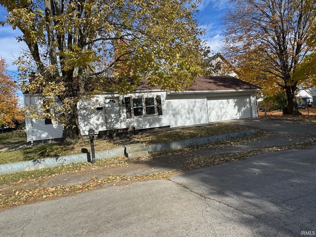 226 E 16th Street, Muncie, IN 47302